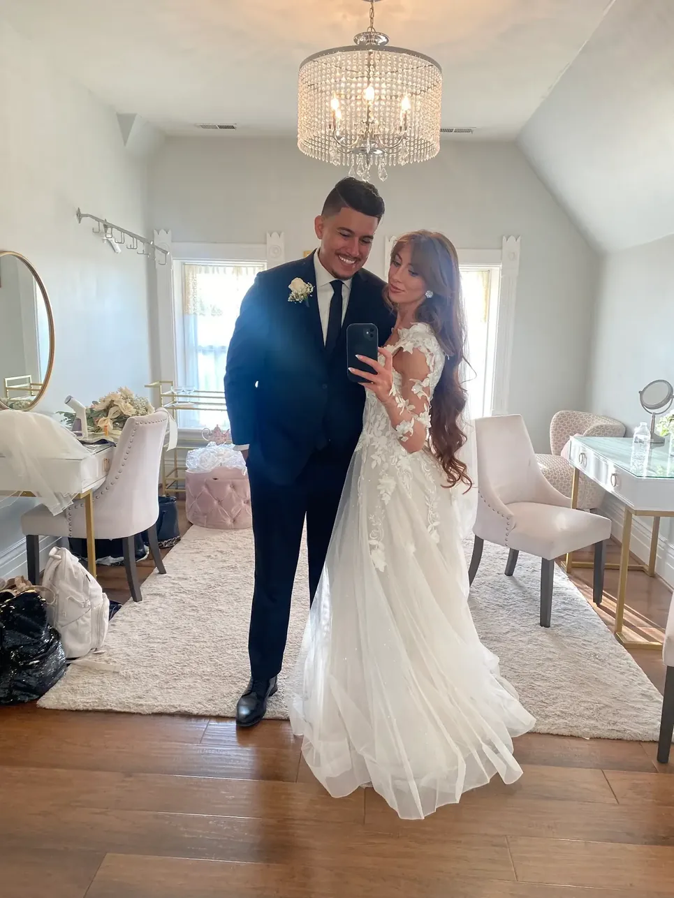 Custom wedding suit groom wearing bespoke tailored suit by esatto Custom Clothing in Layton, Utah